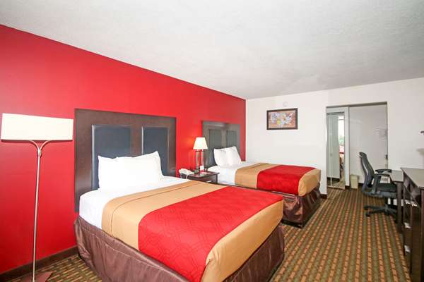  - Econo Lodge Pilot Mountain