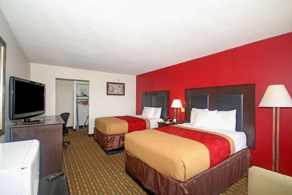  - Econo Lodge Pilot Mountain