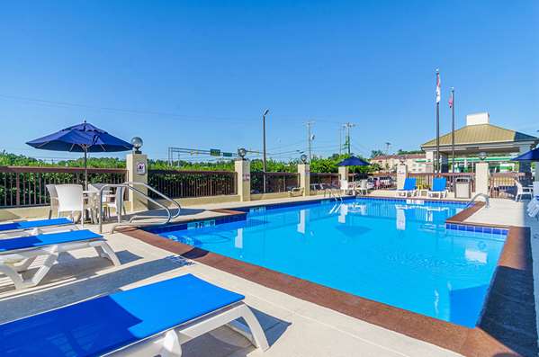 Pool - Comfort Inn Medical Park Durham - I-85, Exit 174B