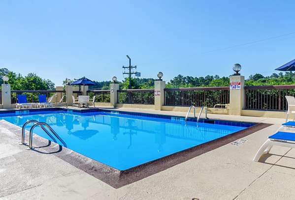 Pool - Comfort Inn Medical Park Durham - I-85, Exit 174B