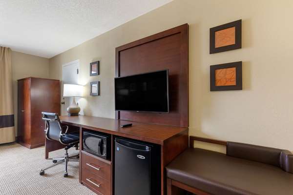 Suite - Comfort Inn Medical Park Durham - I-85, Exit 174B