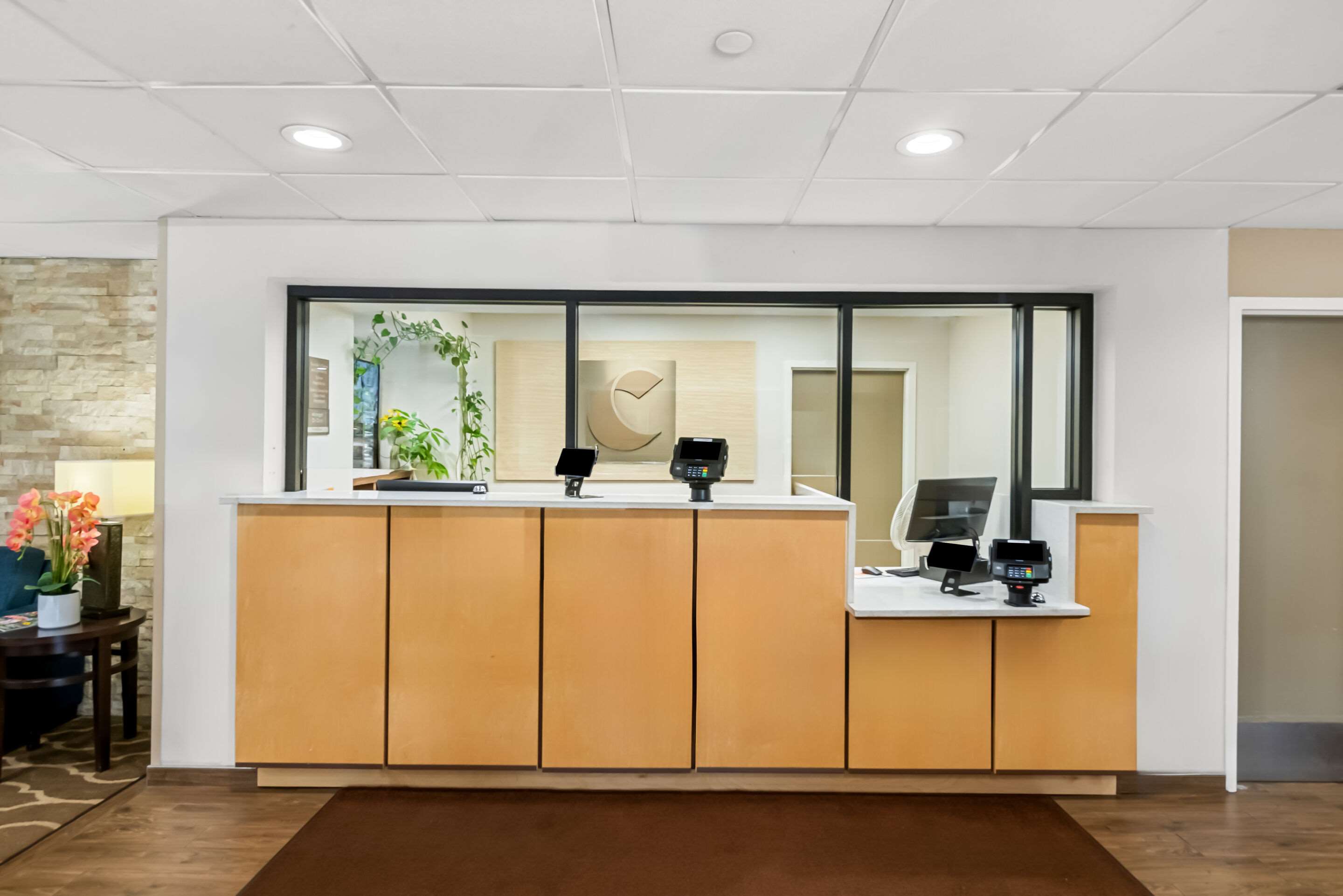 Front desk | Comfort Inn & Suites Durham near Duke University