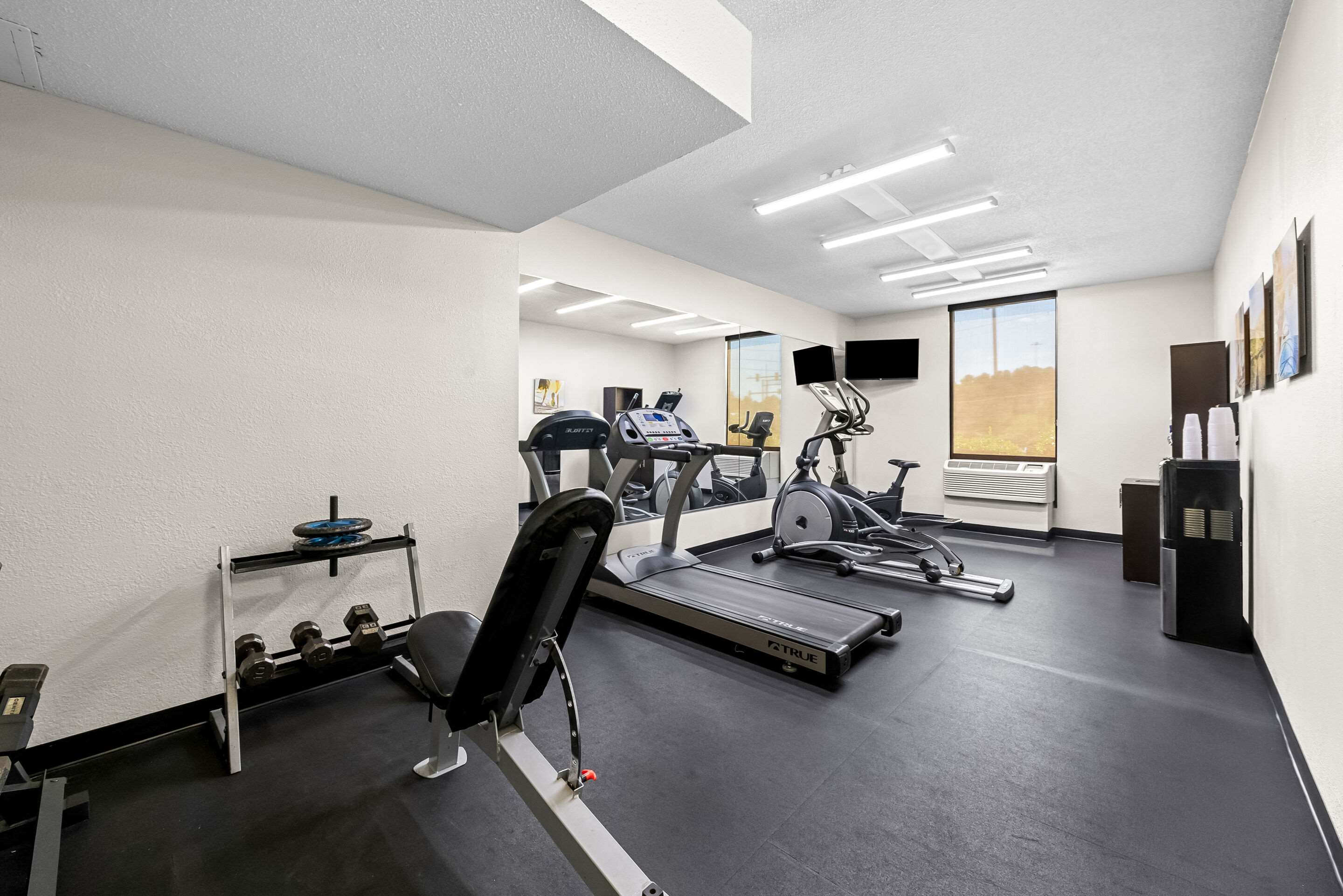 Exercise room | Comfort Inn & Suites Durham near Duke University