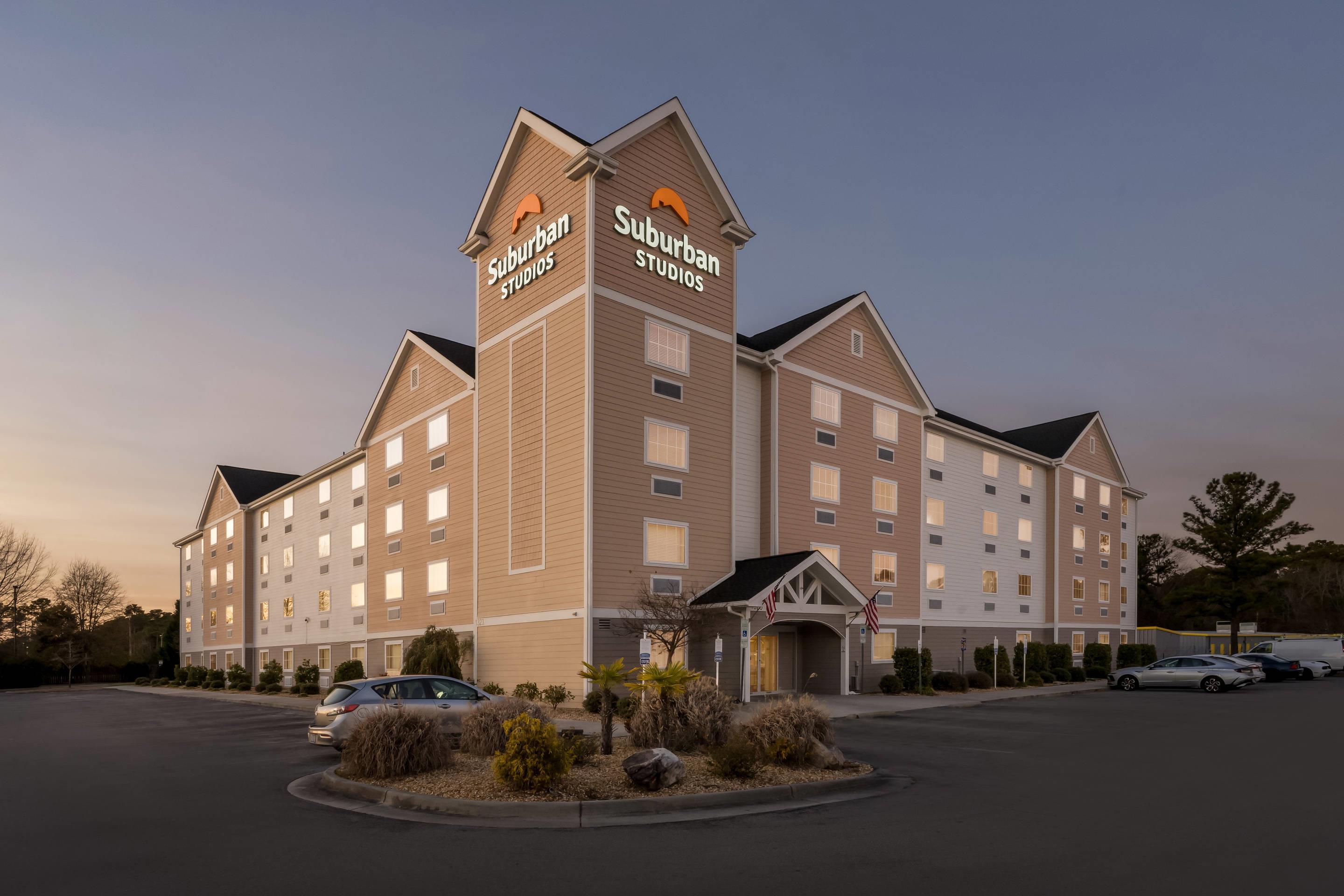 Hotel at night | Suburban Studios Near Camp Lejeune