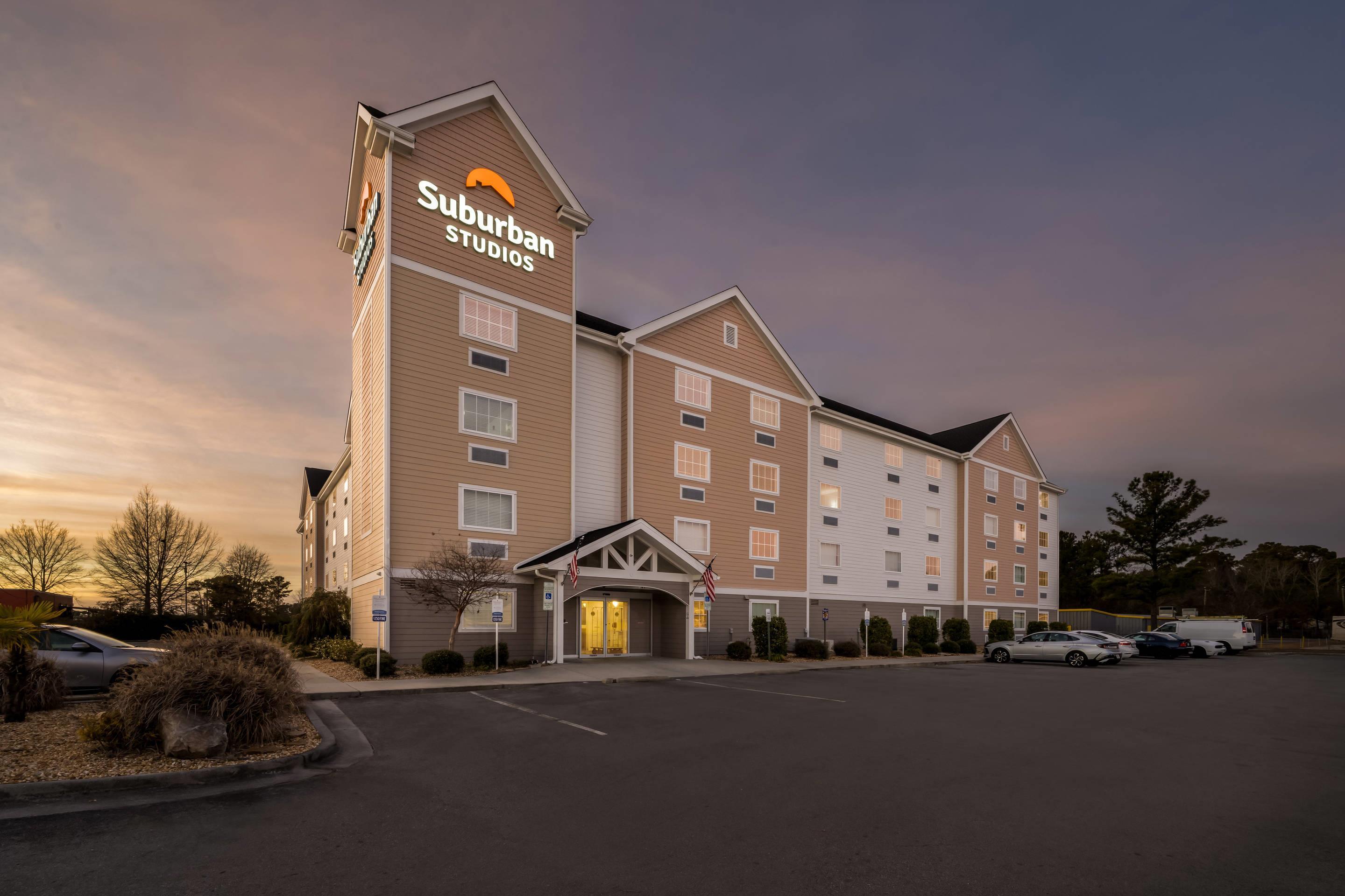 Hotel at night | Suburban Studios Near Camp Lejeune