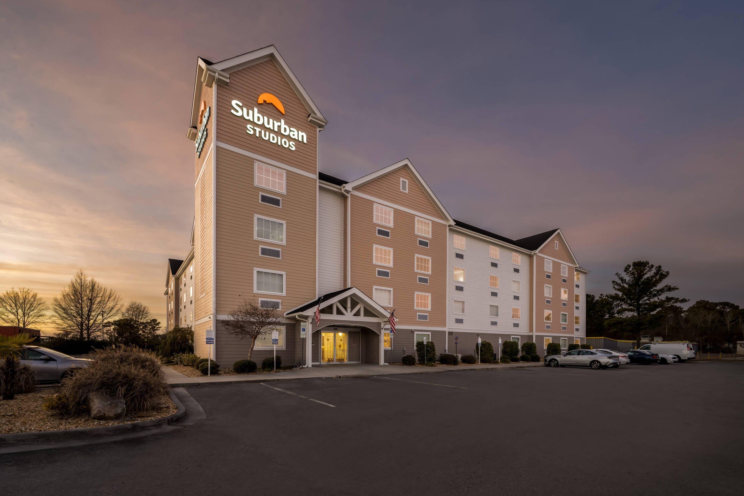 Hotel at night | Suburban Studios Near Camp Lejeune