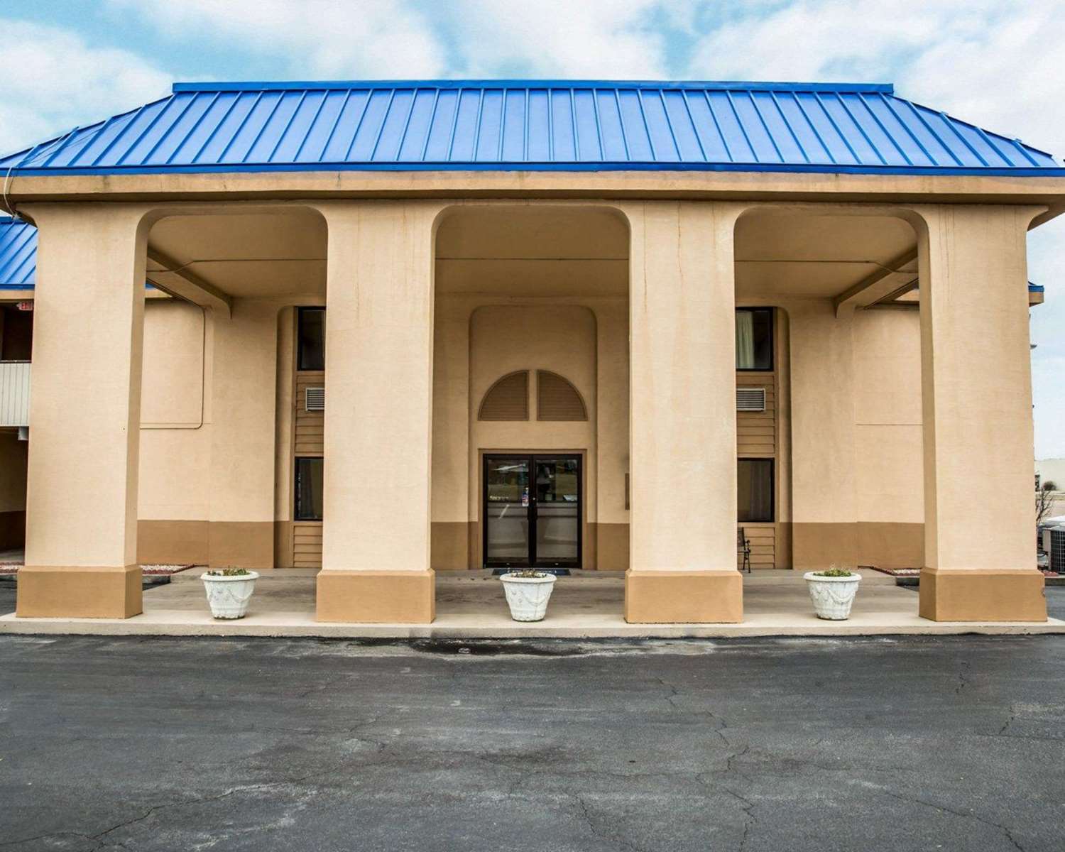 Rodeway Inn & Suites Plymouth, NC - See Discounts