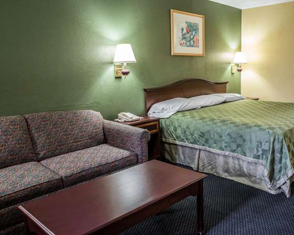  - Rodeway Inn & Suites Plymouth