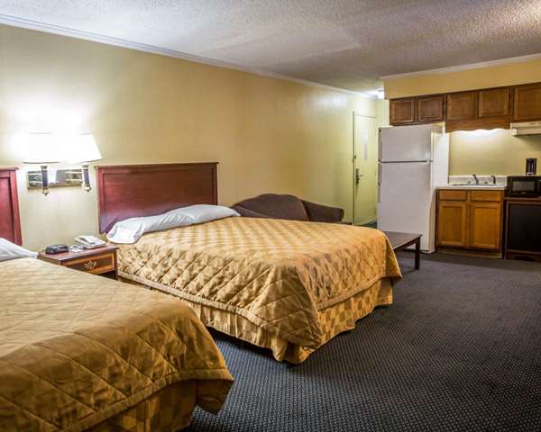 Suite - Rodeway Inn & Suites Plymouth