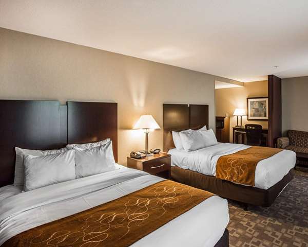  - Comfort Suites Whitsett - I-40 & I-85, Exit 135