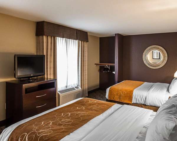  - Comfort Suites Whitsett - I-40 & I-85, Exit 135