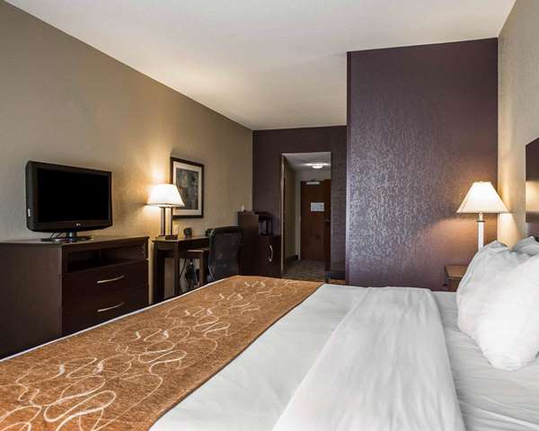  - Comfort Suites Whitsett - I-40 & I-85, Exit 135