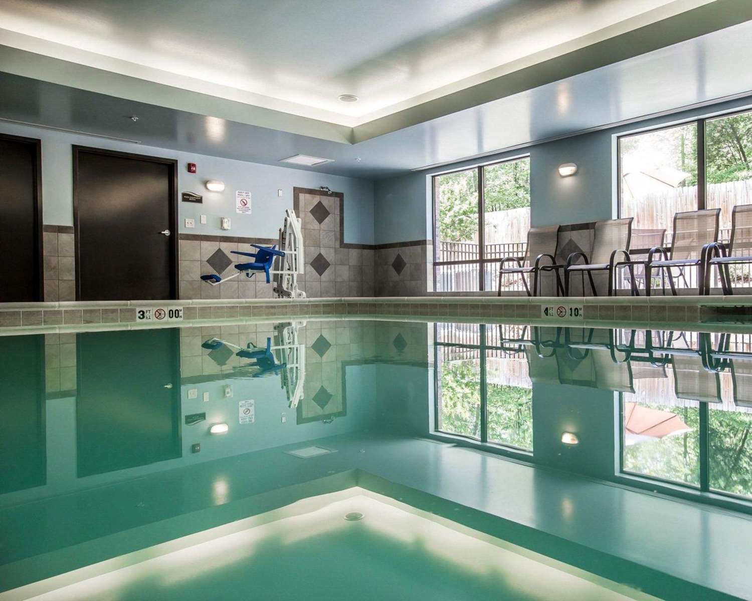 Comfort Suites Whitsett, NC See Discounts