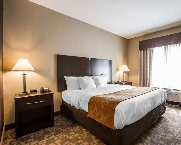  - Comfort Suites Whitsett - I-40 & I-85, Exit 135