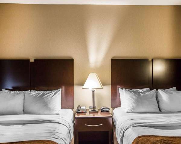  - Comfort Suites Whitsett - I-40 & I-85, Exit 135