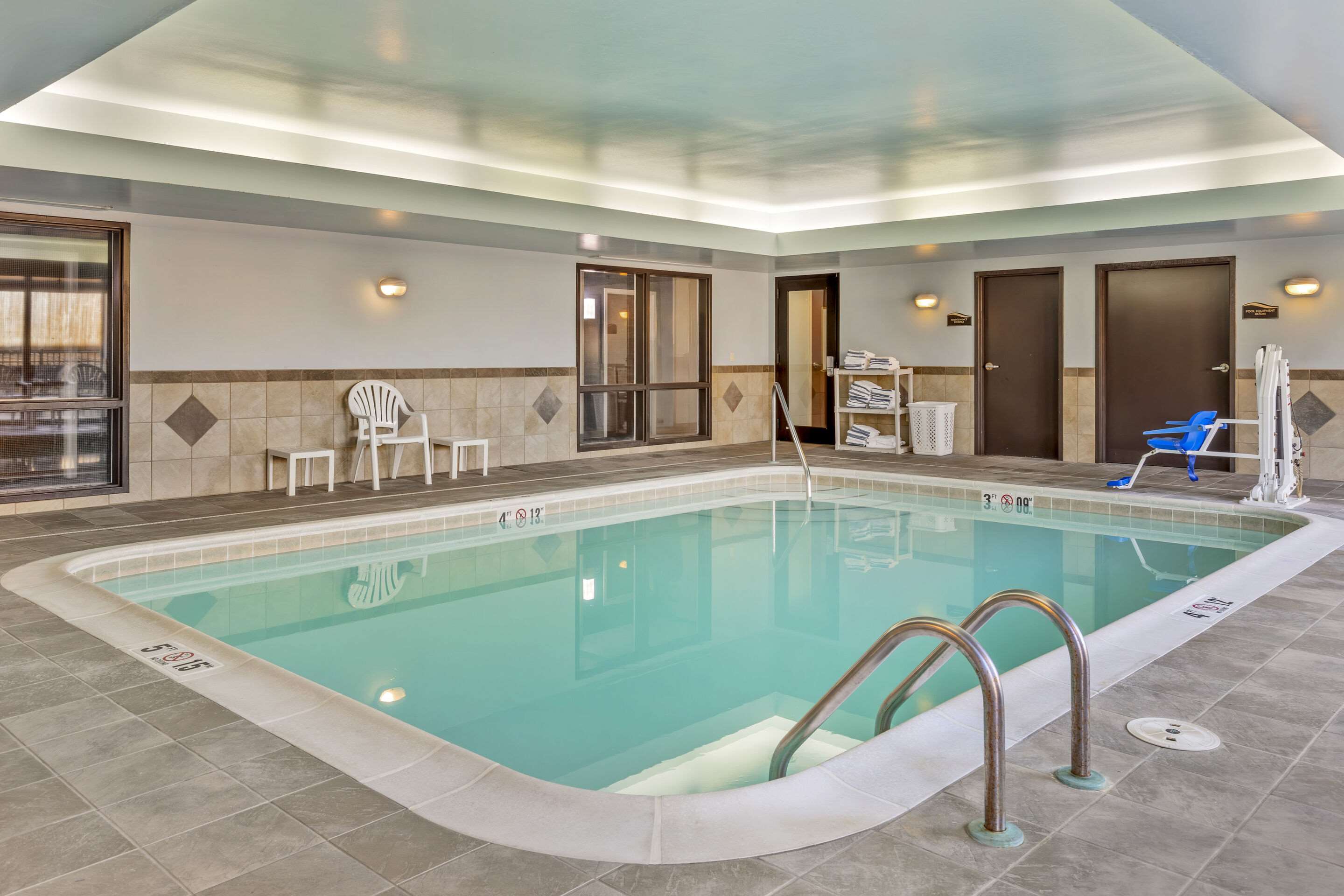 Indoor pool | Comfort Suites Whitsett - Greensboro East
