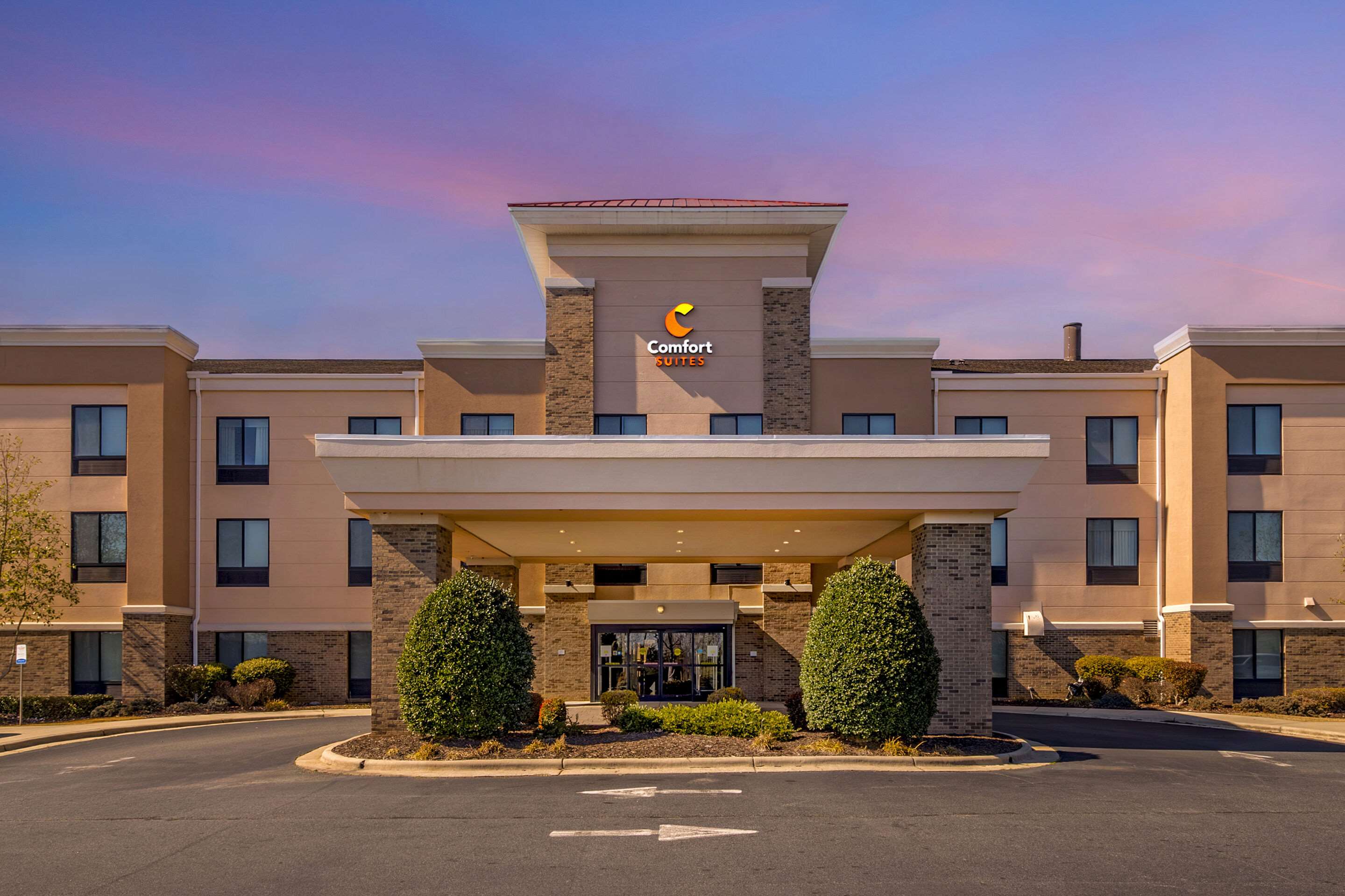 Twilight | Comfort Suites Whitsett - Greensboro East