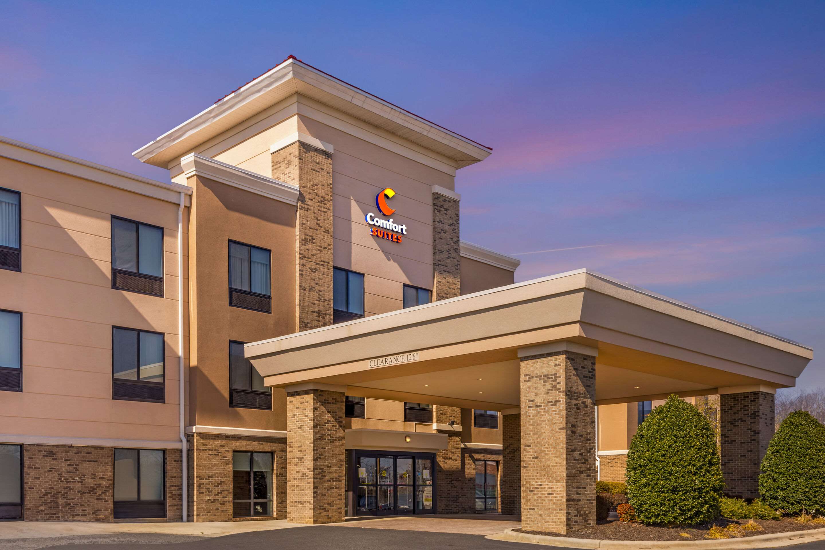 Twilight | Comfort Suites Whitsett - Greensboro East