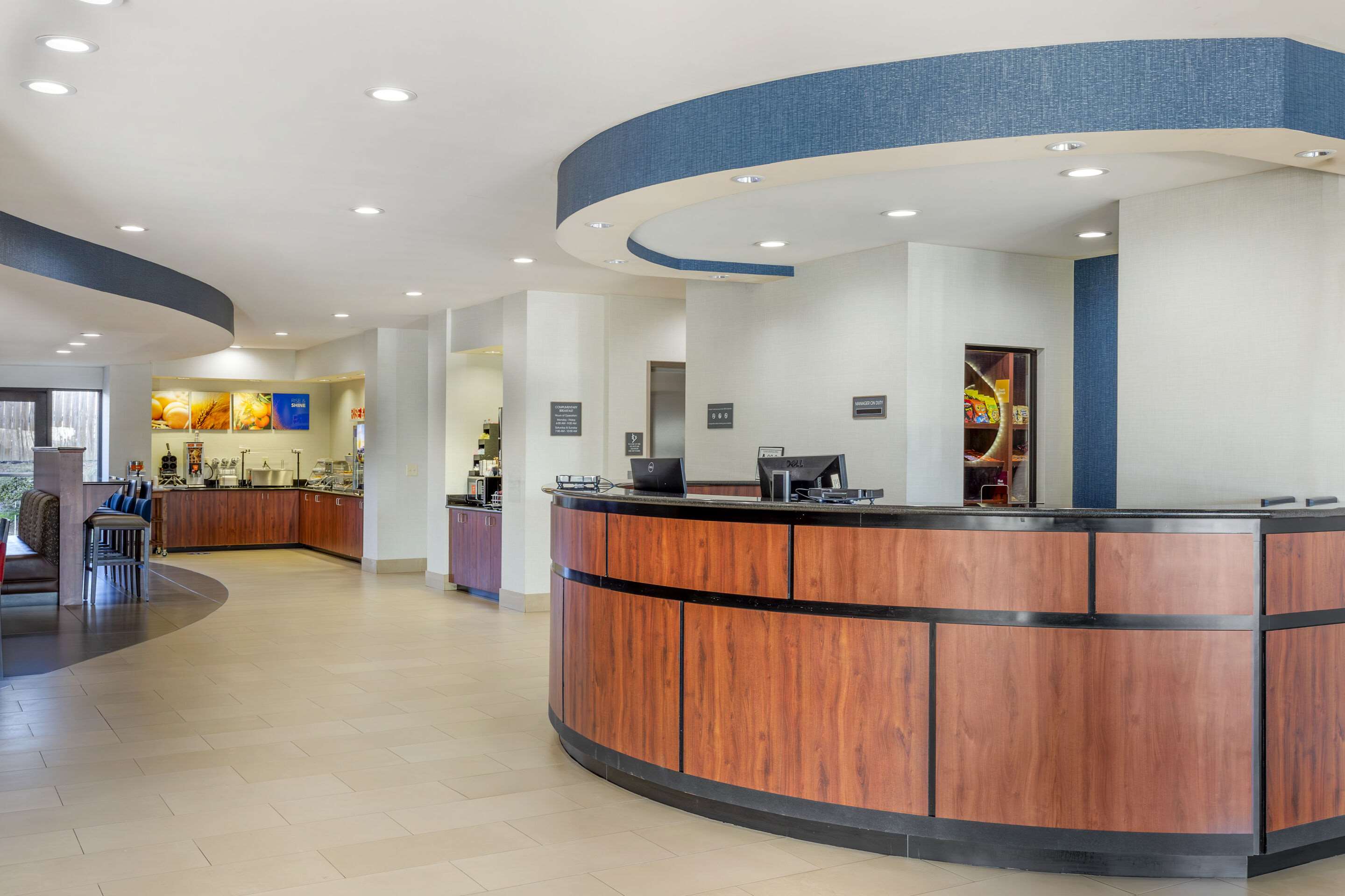 Front desk | Comfort Suites Whitsett - Greensboro East
