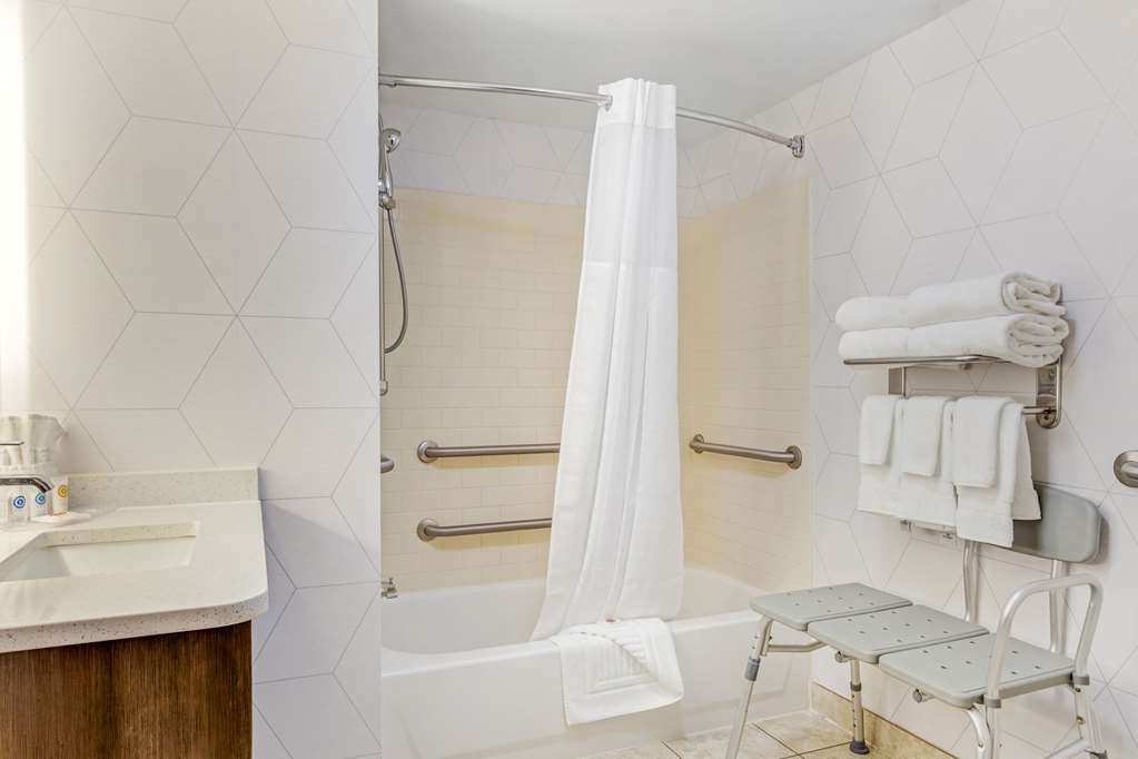 COMFORT SUITES WHITSETT - GREENSBOR-guestroom-Guest Room,Bathroom,On-Site.jpg