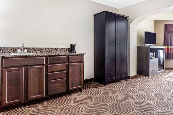 Suite - Quality Inn Salisbury - I-85, Exit 75
