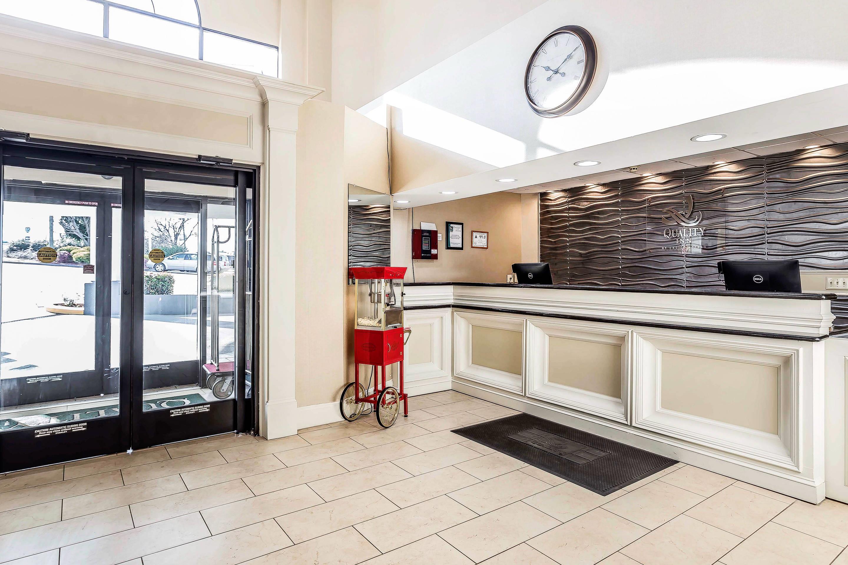 Hotel lobby | Quality Inn & Suites