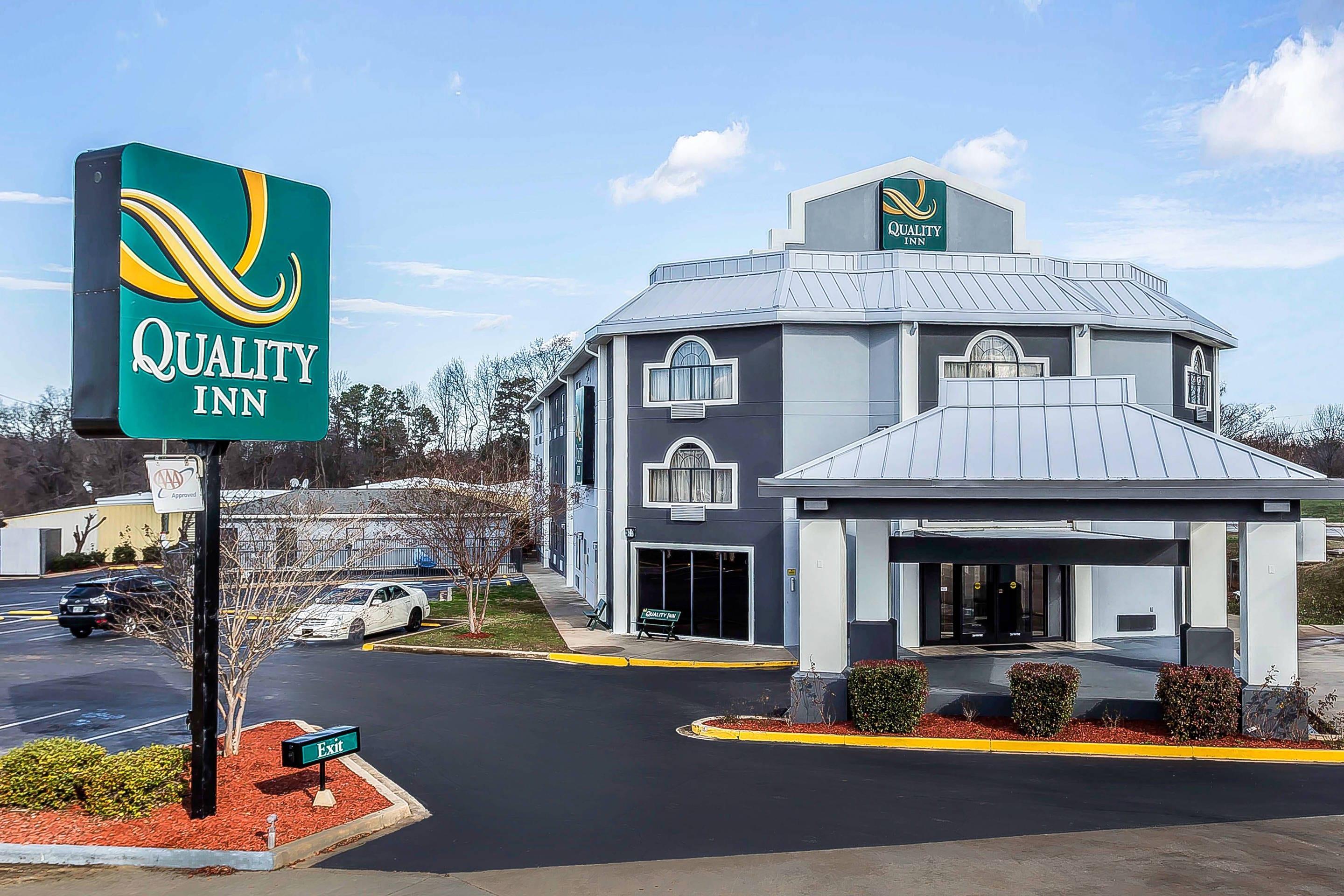 Hotel exterior | Quality Inn & Suites