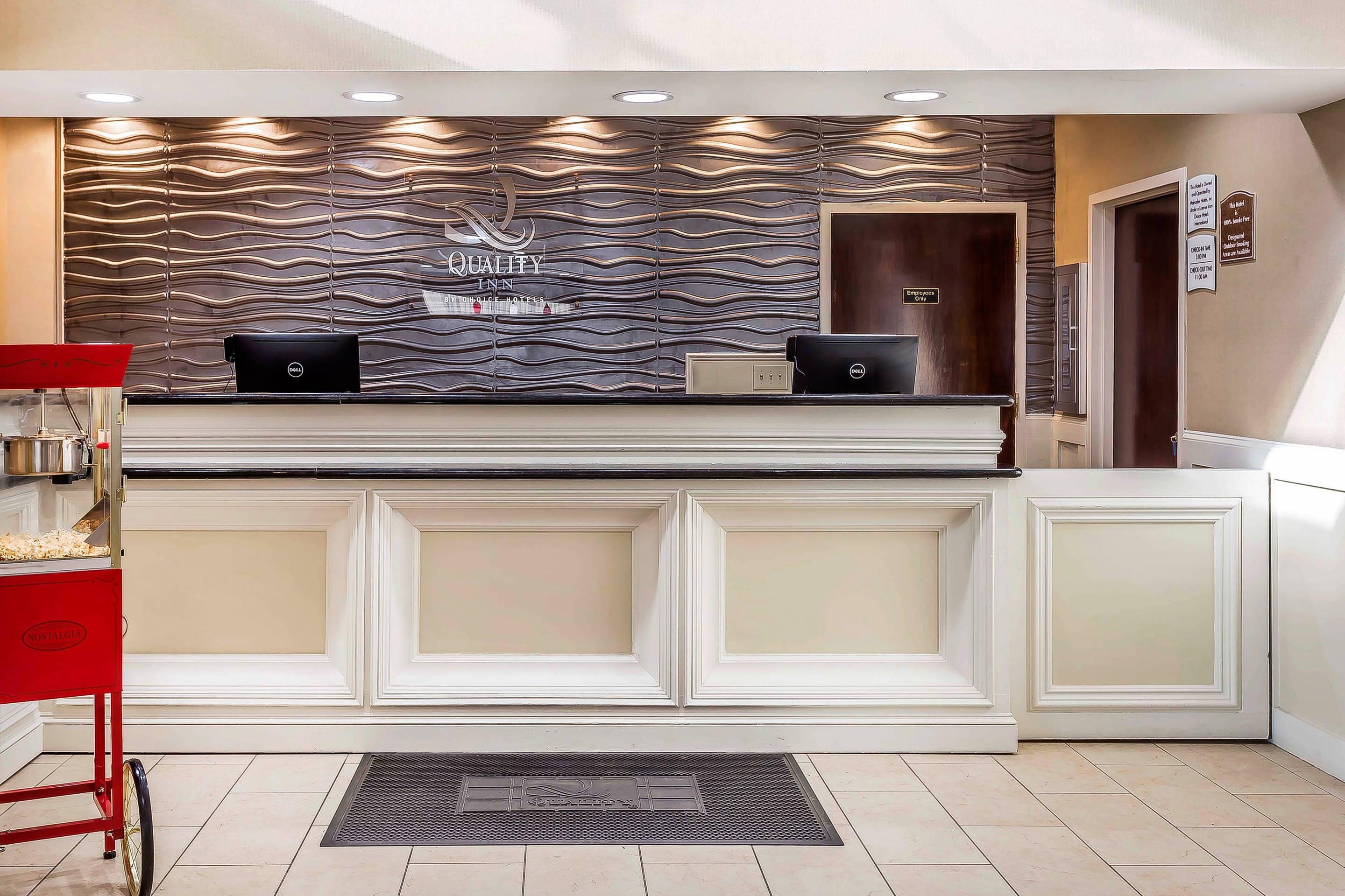 Front desk | Quality Inn & Suites