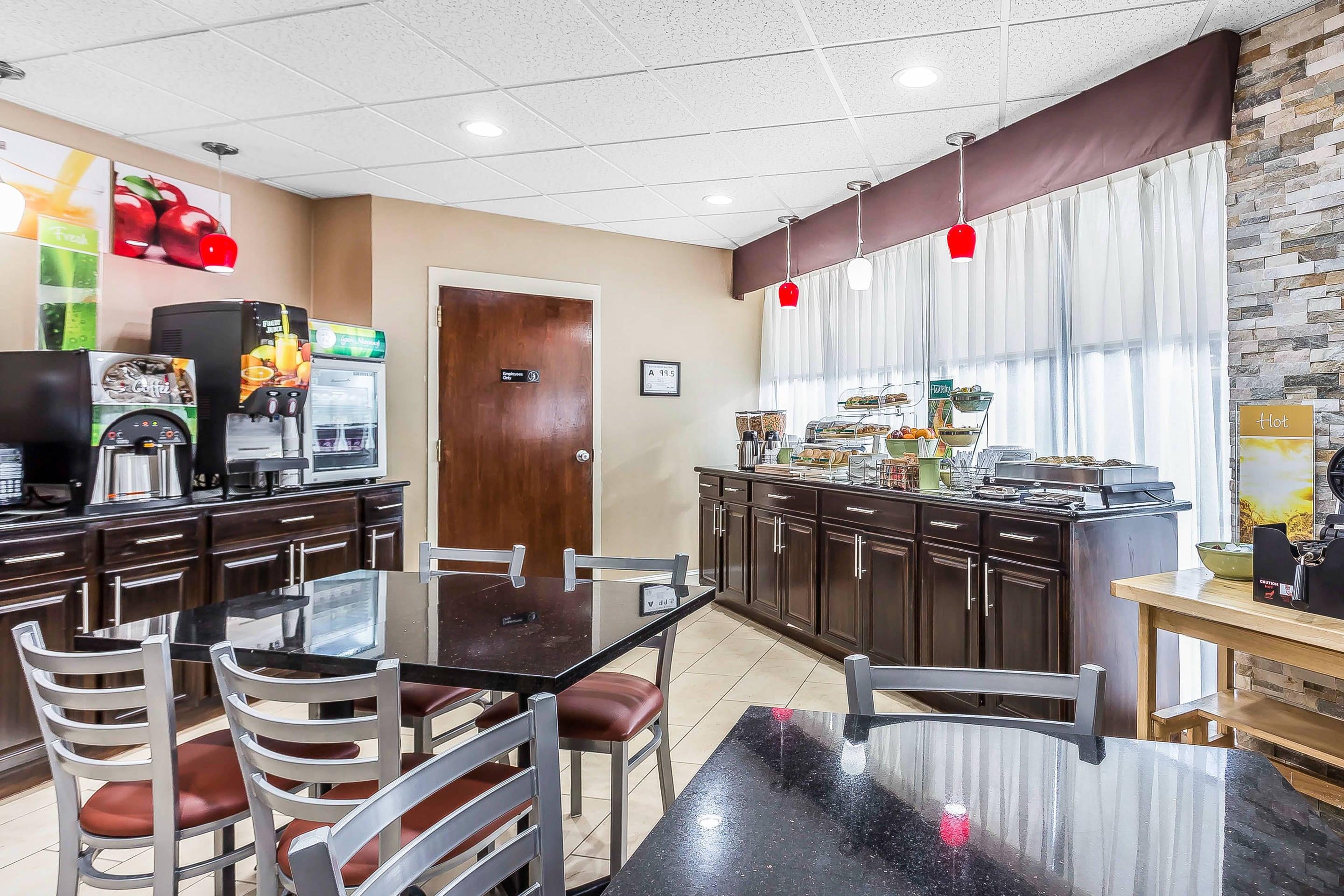 Breakfast area | Quality Inn & Suites