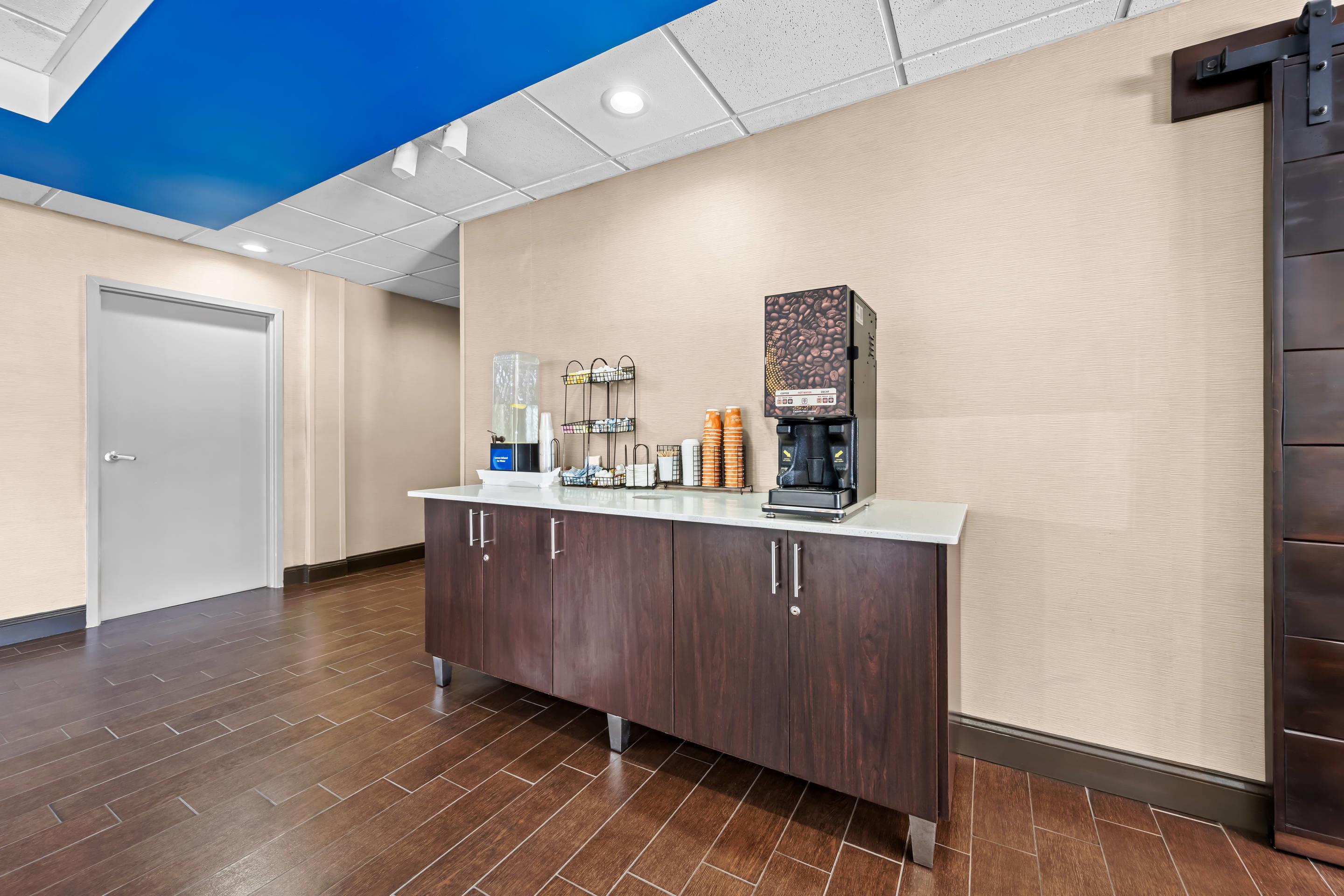 Enjoy coffee in the lobby