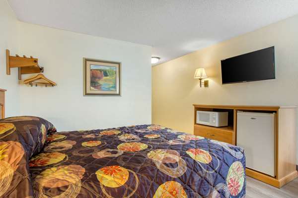  - Rodeway Inn Asheville - I-40, Exit 44