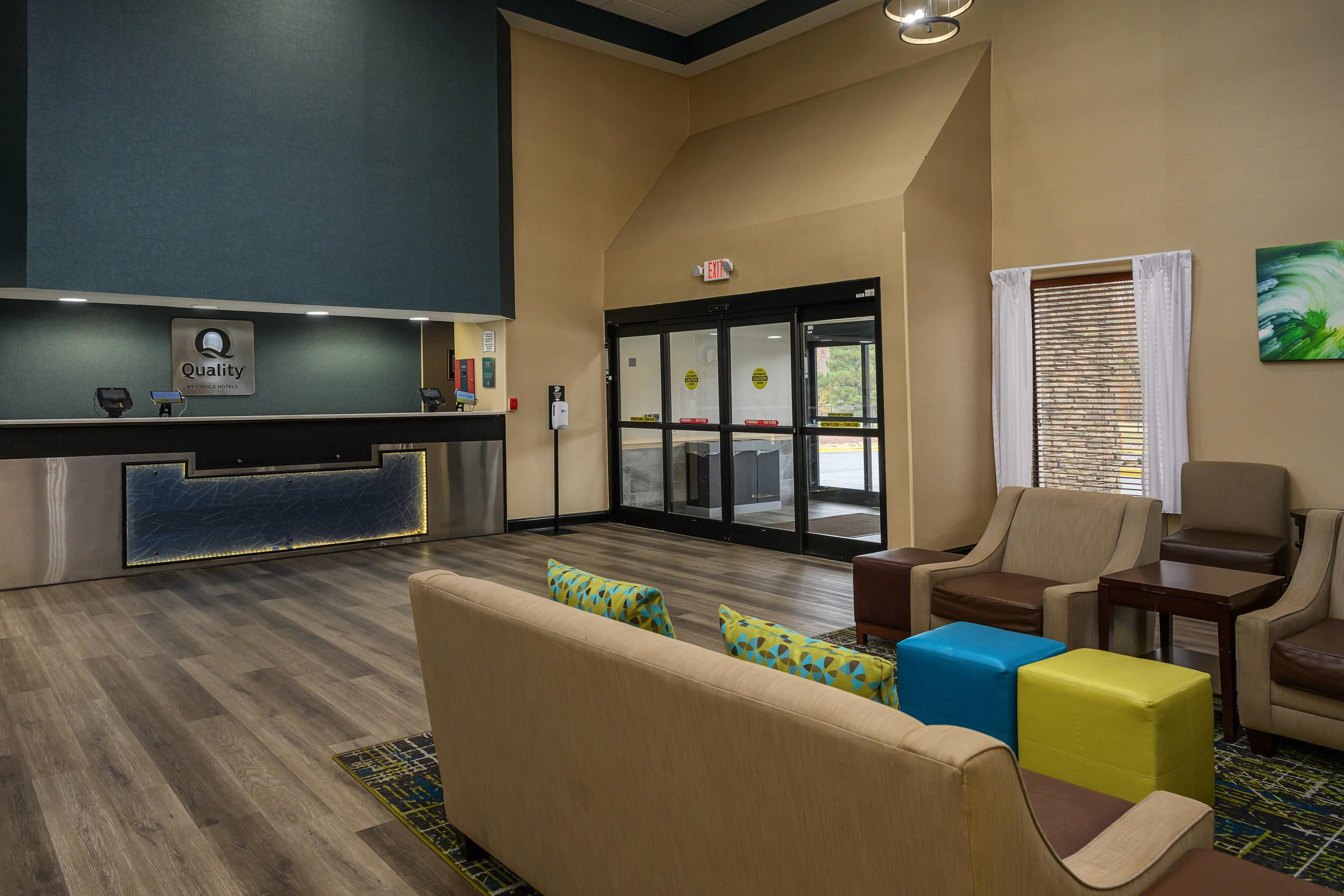 Hotel lobby | Quality Inn & Suites