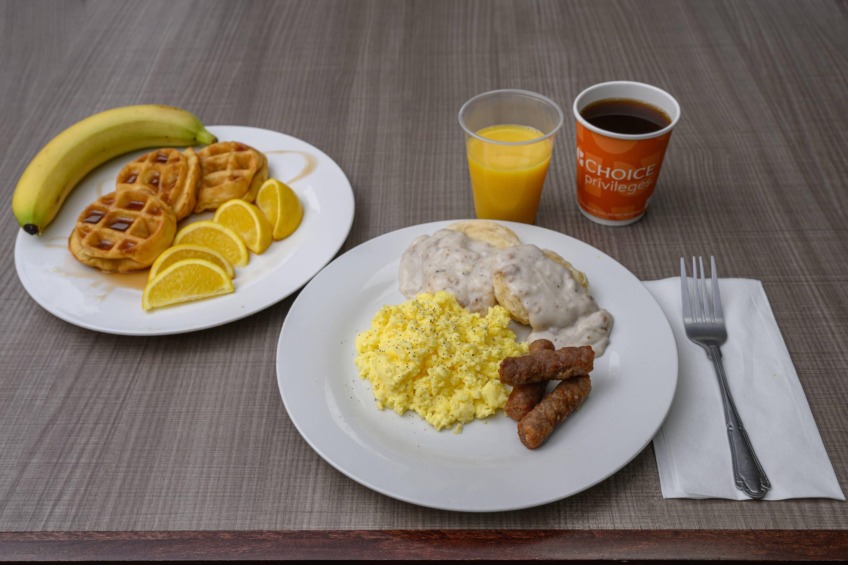 Breakfast area | Quality Inn & Suites