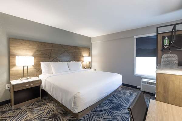  - Rodeway Inn & Suites Asheville - I-26, Exit 33