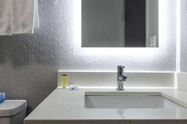 Suite - Rodeway Inn & Suites Asheville - I-26, Exit 33