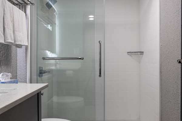  - Rodeway Inn & Suites Asheville - I-26, Exit 33