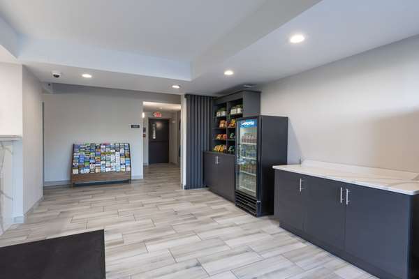  - Rodeway Inn & Suites Asheville - I-26, Exit 33