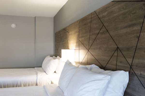  - Rodeway Inn & Suites Asheville - I-26, Exit 33