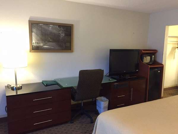  - Quality Inn Morganton - I-40, Exit 105