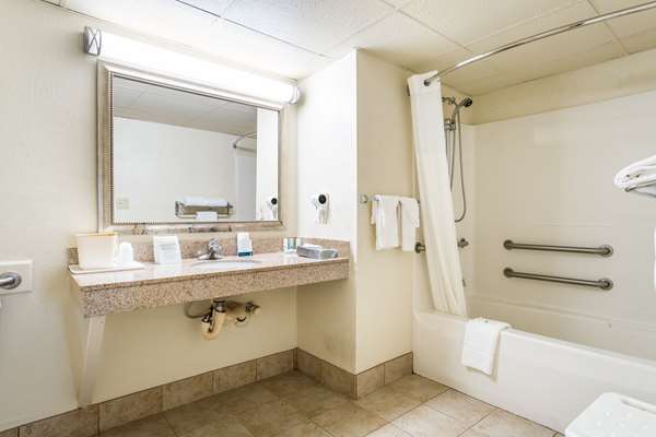  - Quality Inn Battleboro - I-95, Exit 145