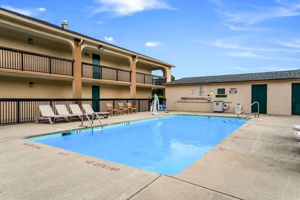 Pool - Quality Inn Battleboro - I-95, Exit 145