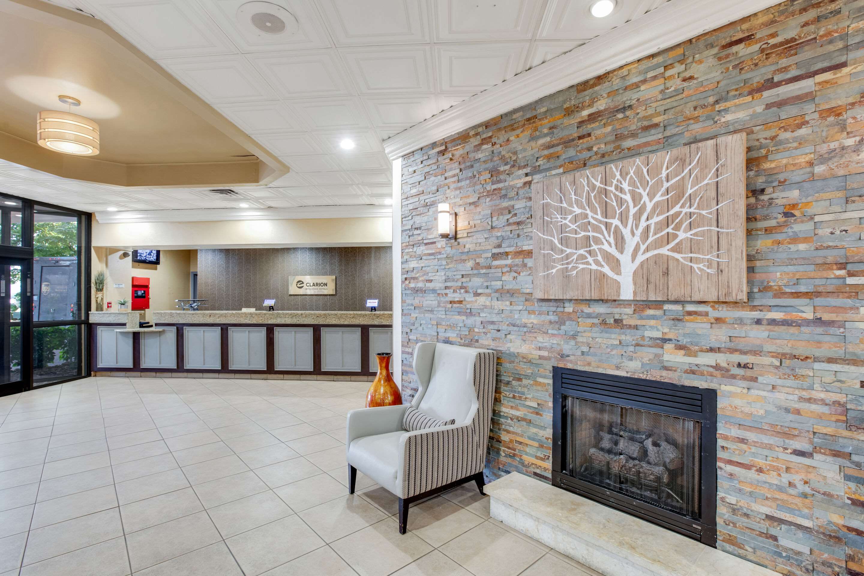 Hotel lobby | Clarion Inn Asheville Airport