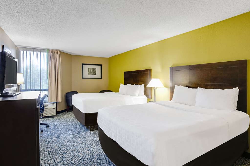CLARION INN ASHEVILLE AIRPORT-guestroom-Guest Room,On-Site.jpg