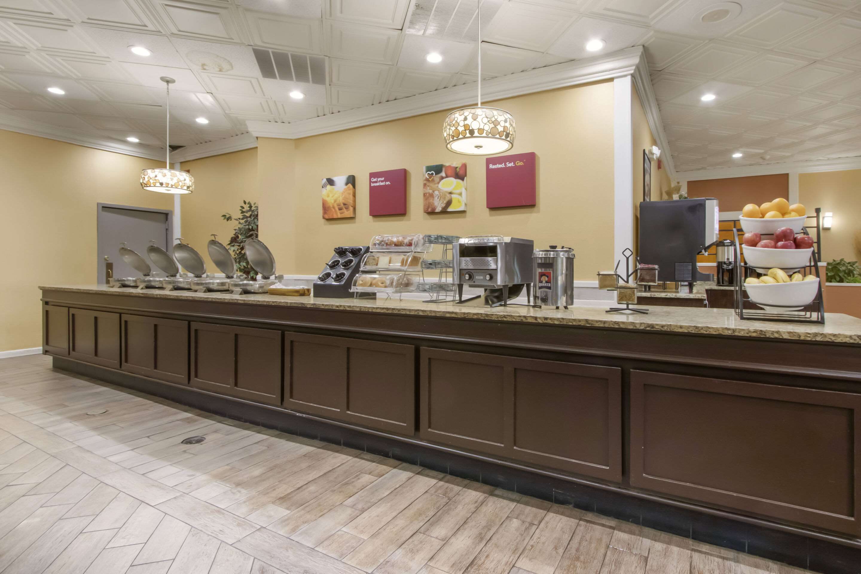 Breakfast counter | Clarion Inn Asheville Airport