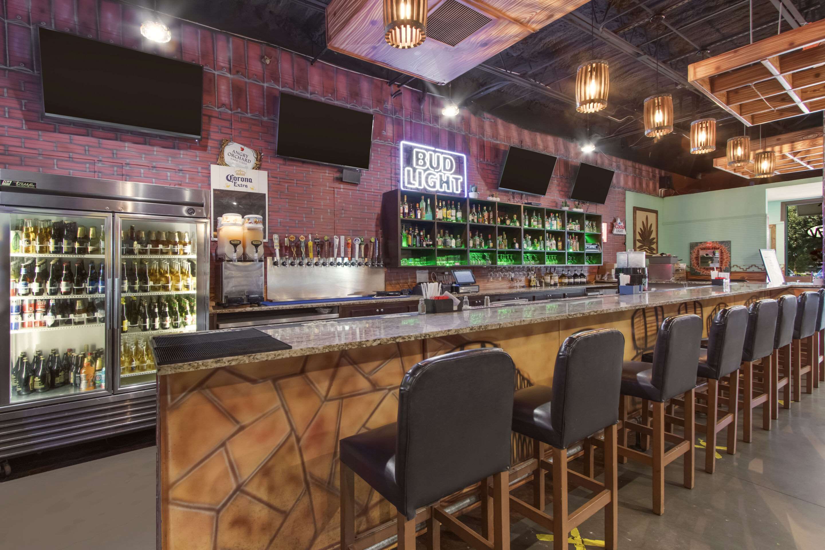 On-site restaurant | Clarion Inn Asheville Airport