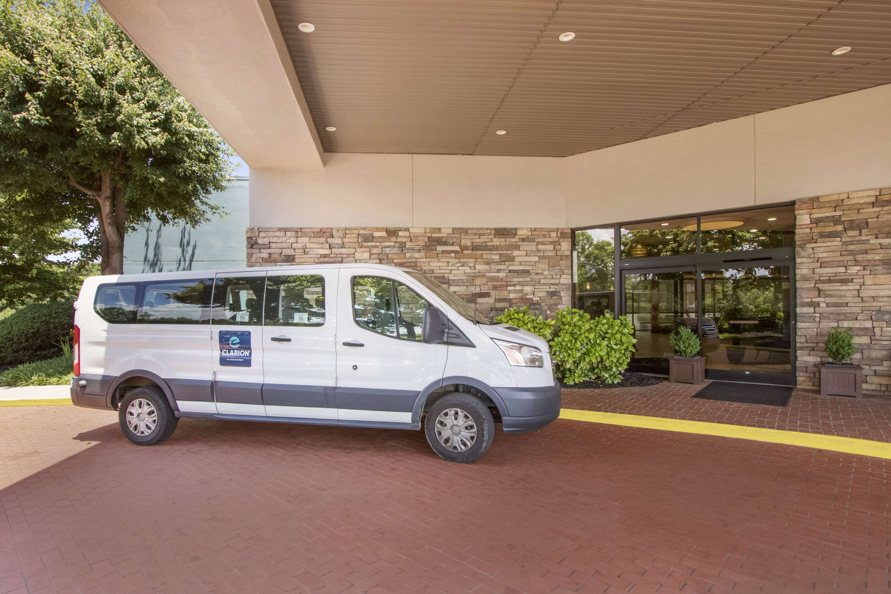 Shuttle | Clarion Inn Asheville Airport