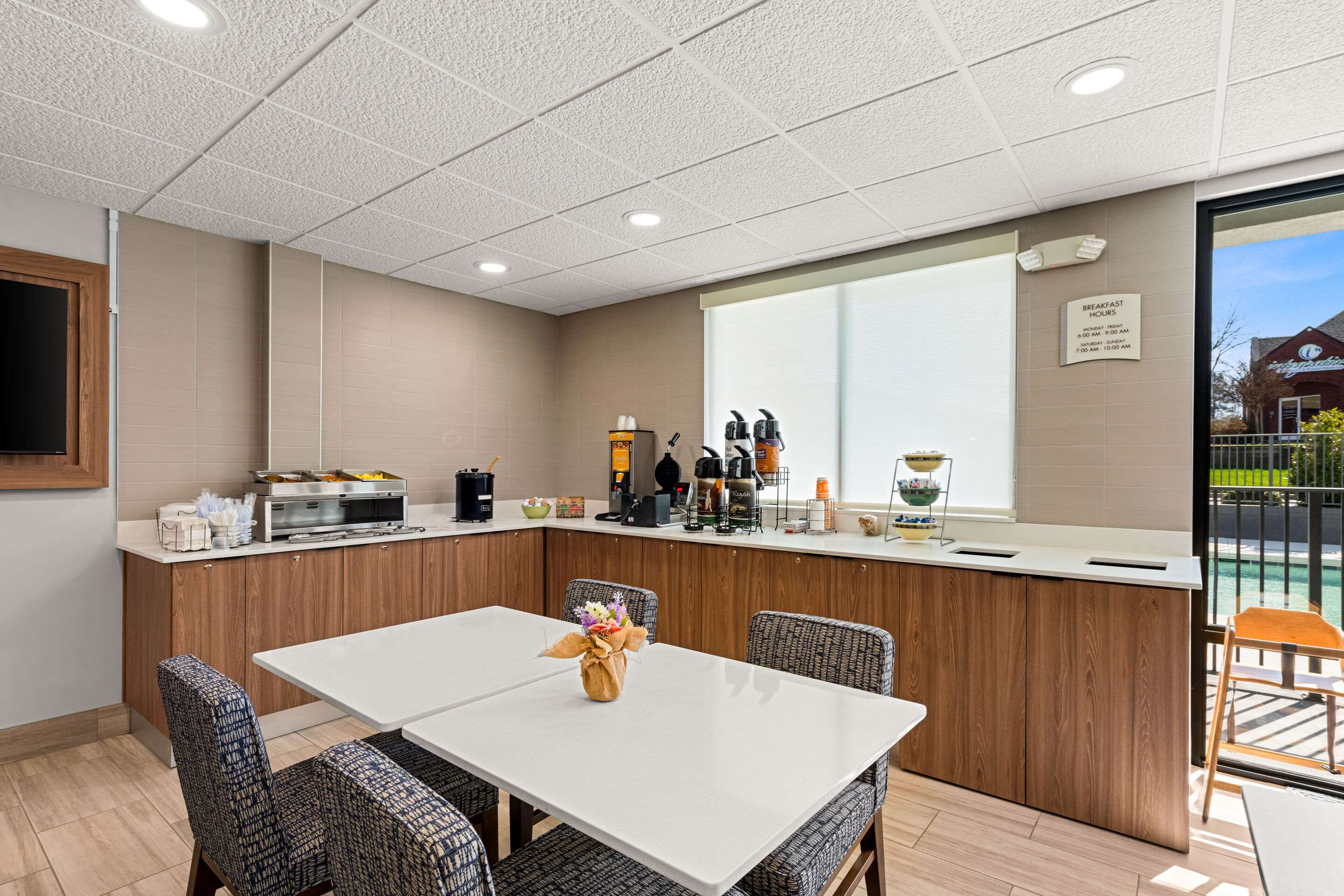 Breakfast area