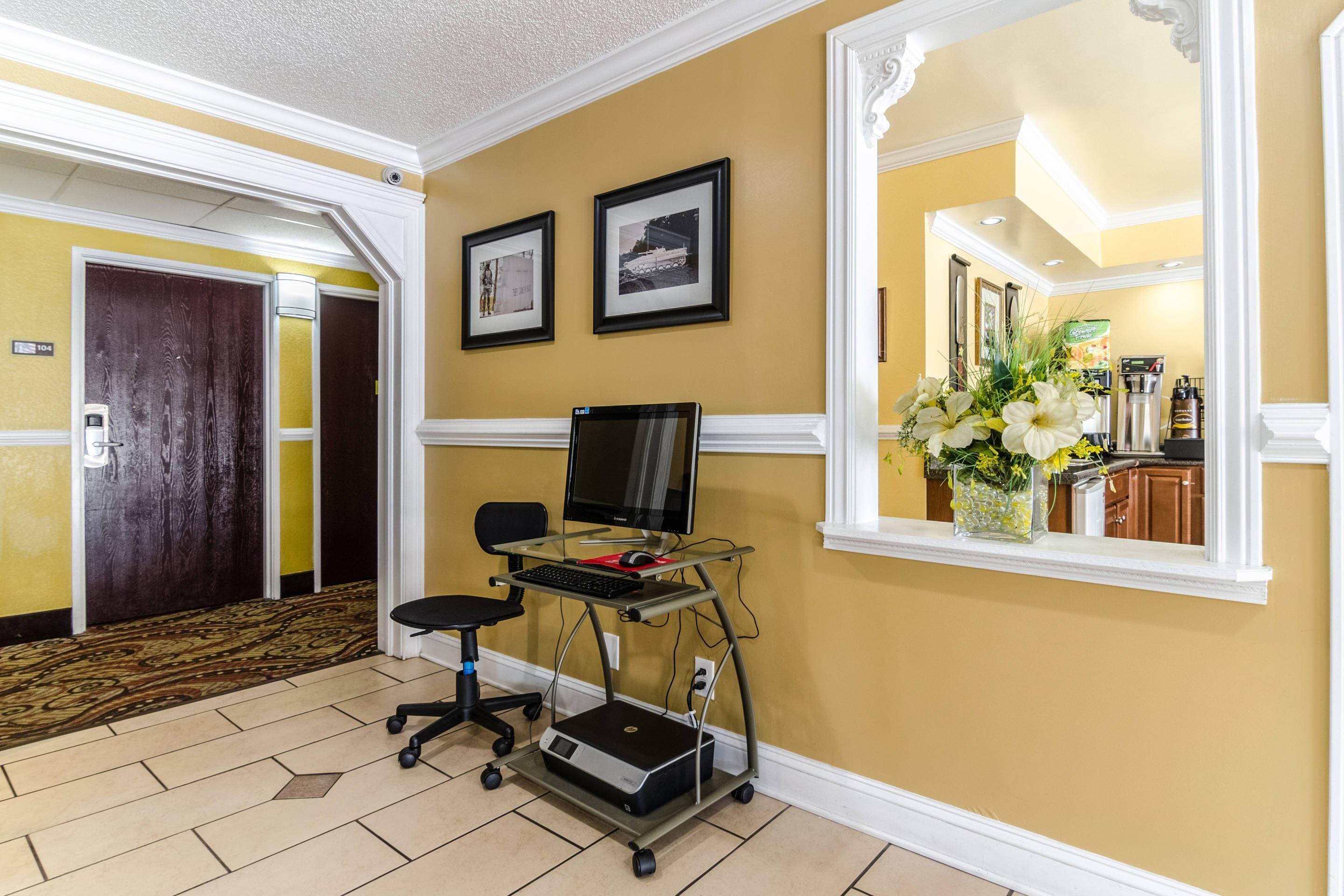 Business center | Rodeway Inn & Suites Jacksonville near Camp Lejeune