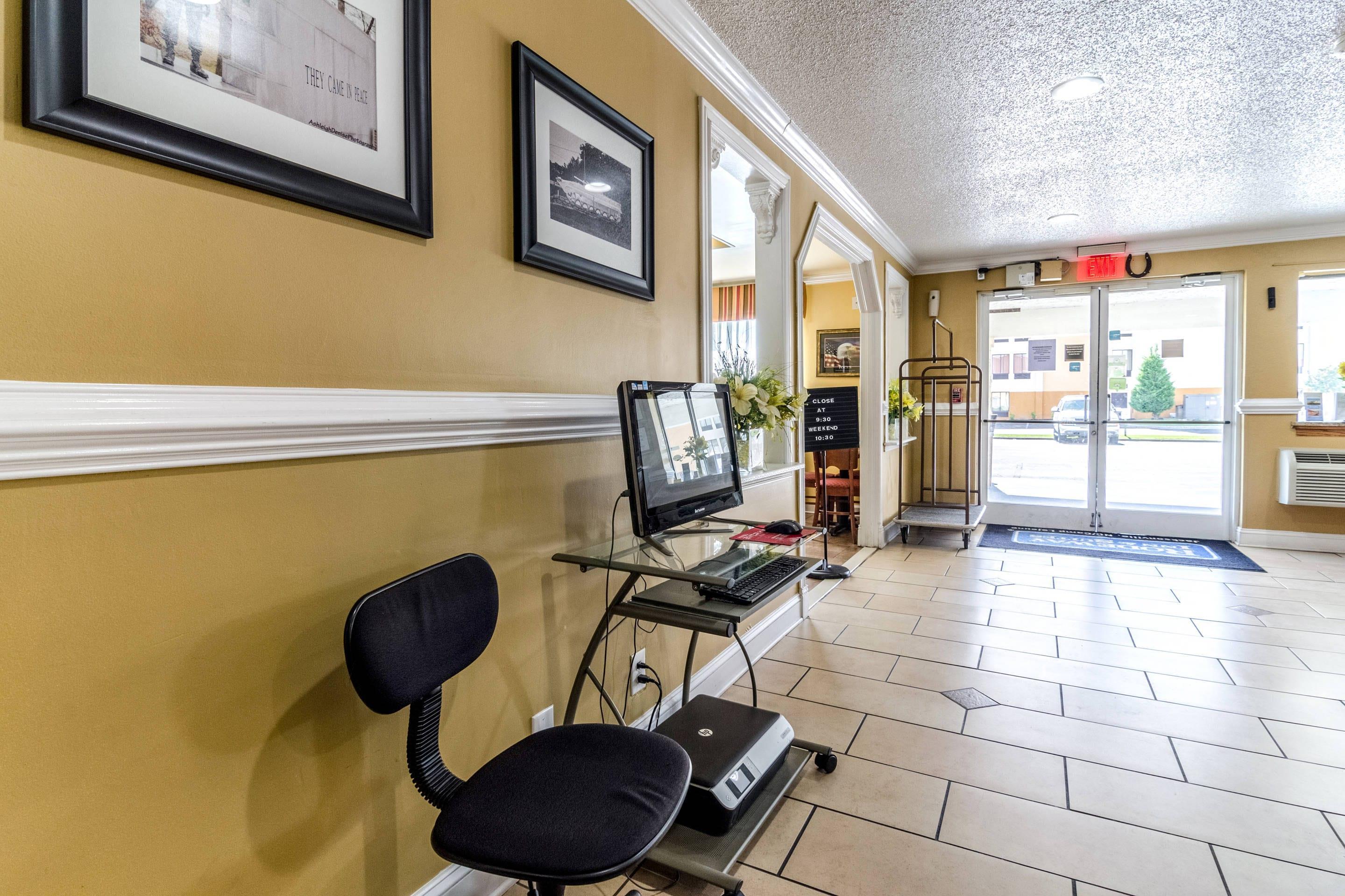 Business center | Rodeway Inn & Suites Jacksonville near Camp Lejeune
