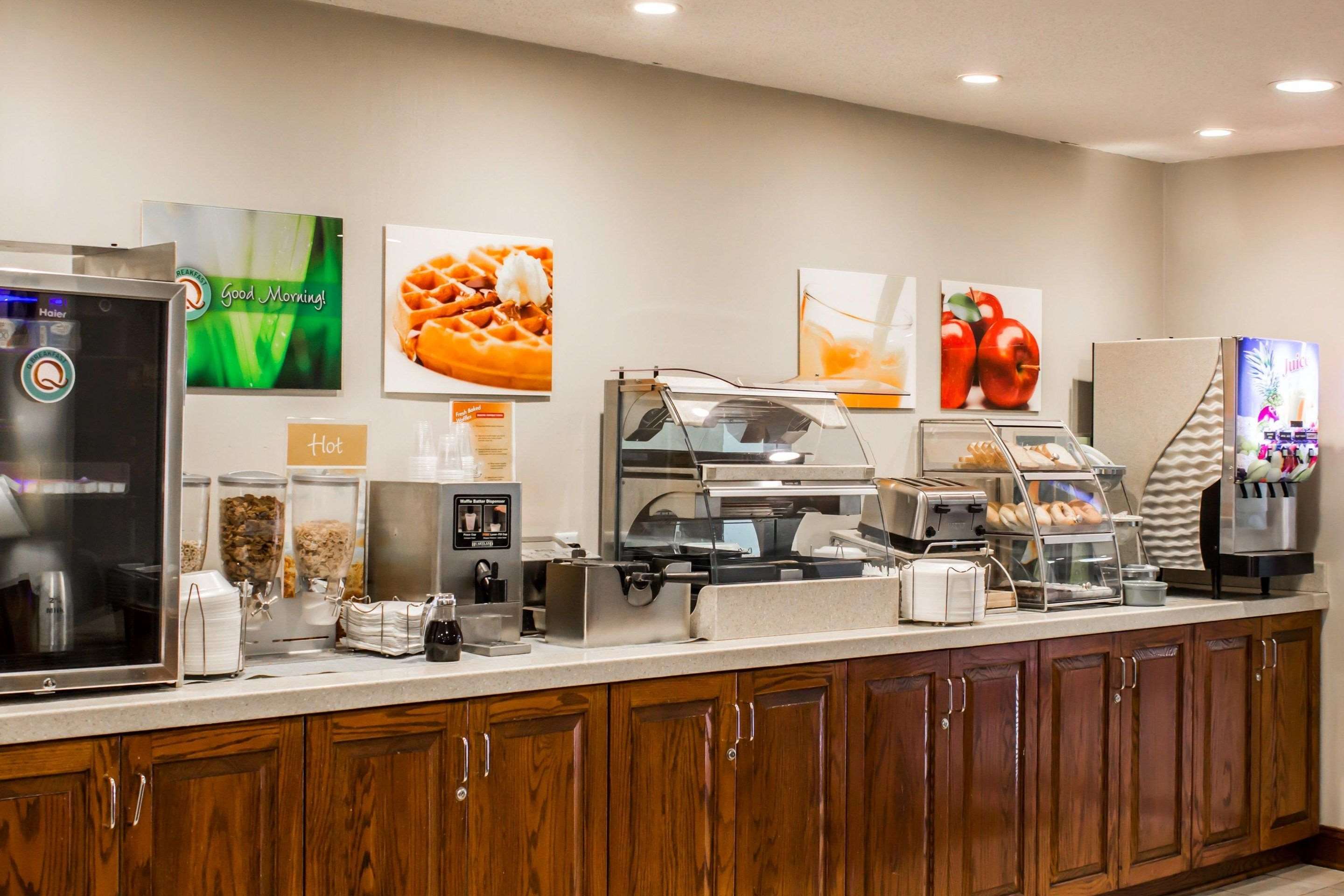 Free deluxe continental breakfast